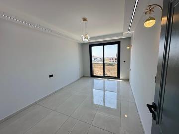 TC1964-patio-leading-to-balcony