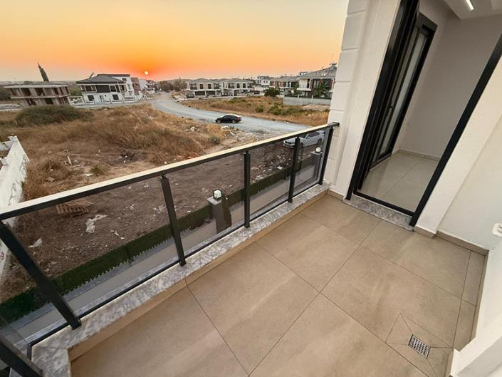 Image No.18-3 Bed Semi-Detached for sale