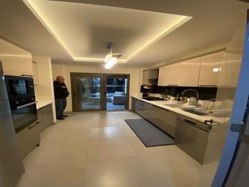 TC1967-large-kitchen