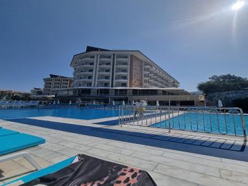 TC1970-fantastic-pool-area