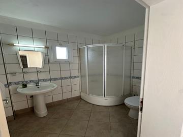 TC1959-fitted-bathroom