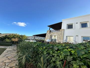 TC1959-front-view-of-villa