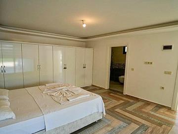 TC1973-double-bedroom