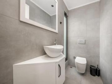 TC1979-en-suite-bathroom