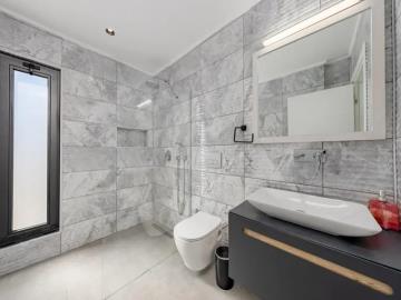 TC1979-luxury-bathroom