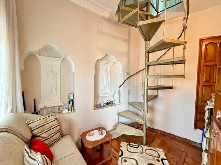 Image No.19-3 Bed House for sale