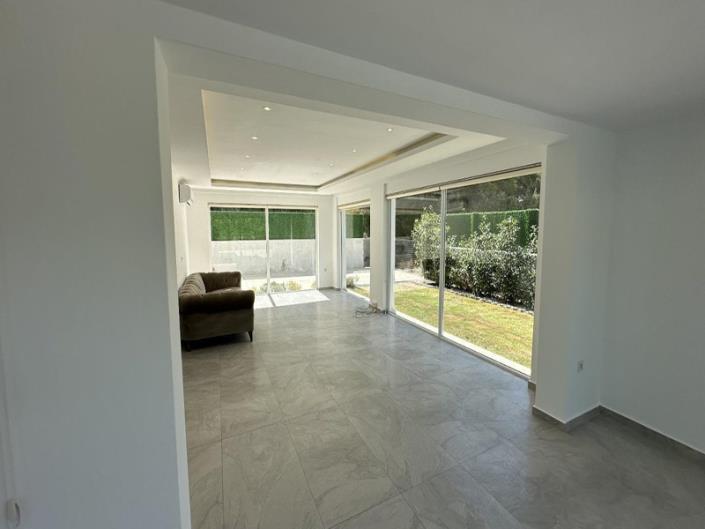 Image No.10-5 Bed Villa for sale