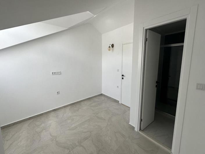 Image No.9-5 Bed Villa for sale