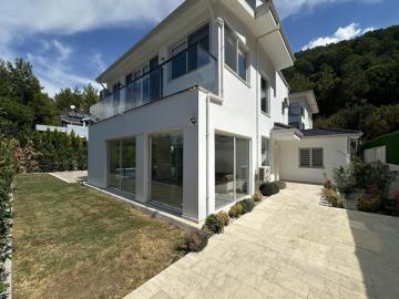 TC1986-external-view-of-the-villa