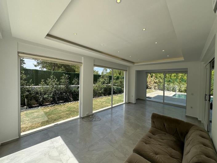 Image No.18-5 Bed Villa for sale