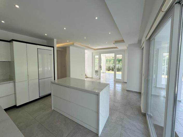 Image No.24-5 Bed Villa for sale