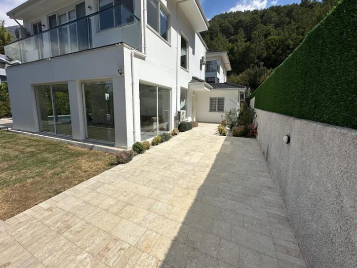 Image No.26-5 Bed Villa for sale