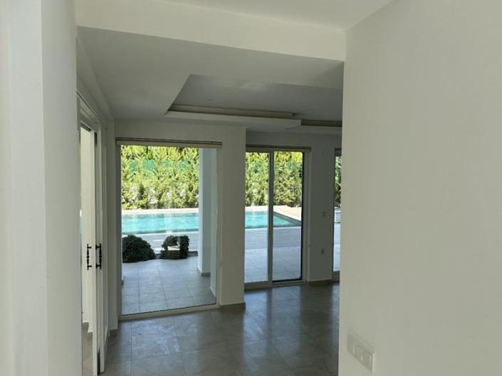 Image No.29-5 Bed Villa for sale