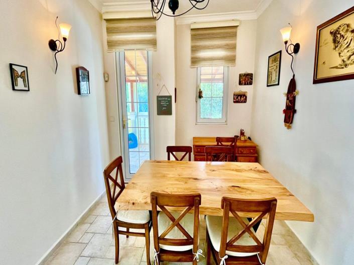 Image No.3-5 Bed Semi-Detached for sale