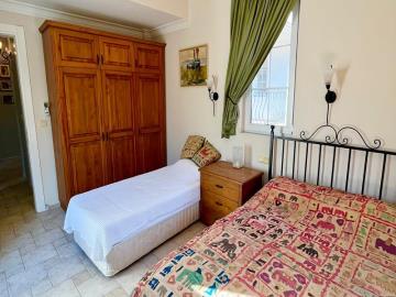 TC1987-large-bedroom