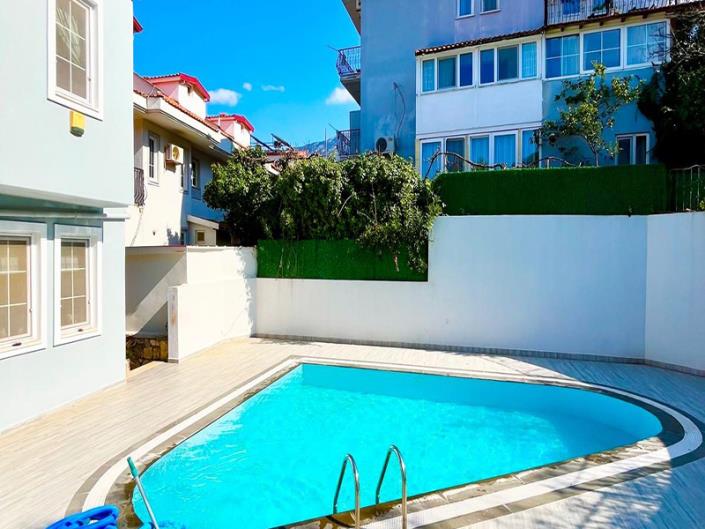 Image No.17-5 Bed Semi-Detached for sale