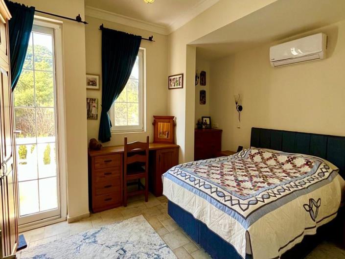 Image No.21-5 Bed Semi-Detached for sale