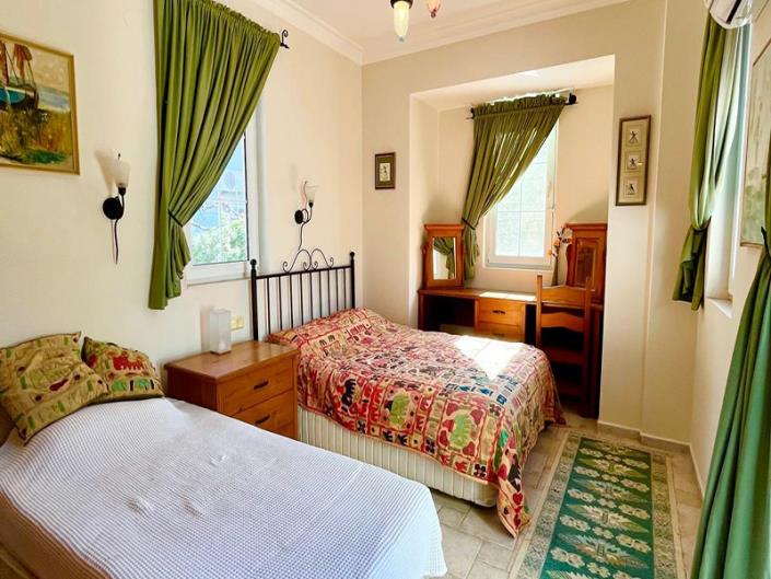 Image No.23-5 Bed Semi-Detached for sale