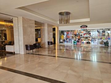 TC1989-complex-shopping-facilities