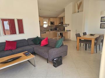 TC1990-family-size-living-area