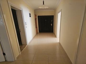 TC1993-hallway-and-entrance-door