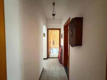 TC1994-hallway-with-tiled-flooring