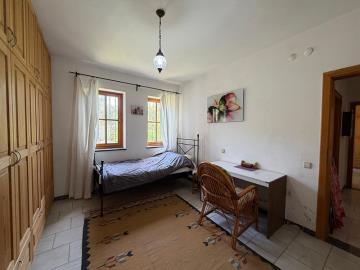 TC1994-large-bedroom