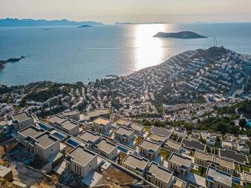 TC1996-ariel-shots-of-the-villas