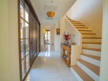 TC1998-hall-and-stairs