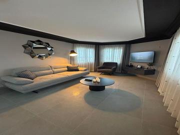 TC1999-large-lounge