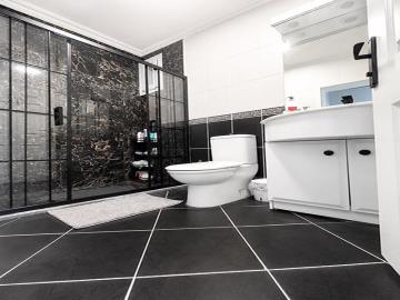 TC1999-luxury-bathroom