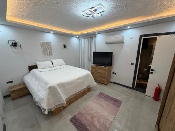 TC2000-bedroom-with-en-suite-bathroom