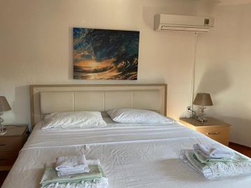 TC2001-double-bedroom