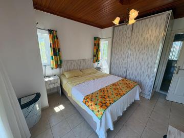 TC2002-double-bedroom