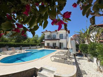 TC2002-garden-and-pool-view