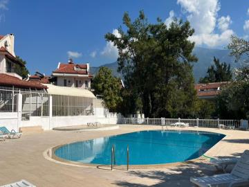 TC2006-communal-pool
