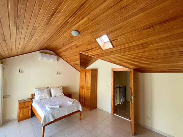 Image No.10-3 Bed Apartment for sale