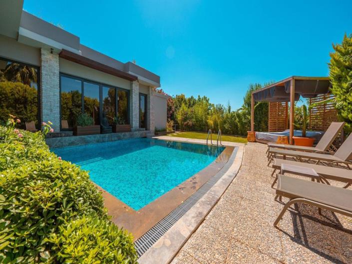 Image No.18-3 Bed Villa for sale