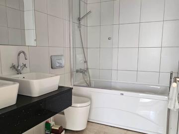 TC2013-family-bathroom