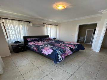 TC2020-double-bedroom-with-ensuite