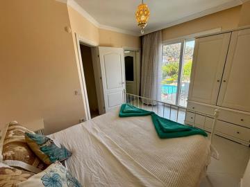 TC2022-master-bedroom