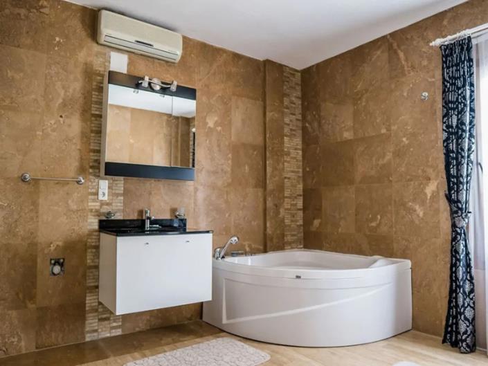 Image No.10-6 Bed Villa for sale