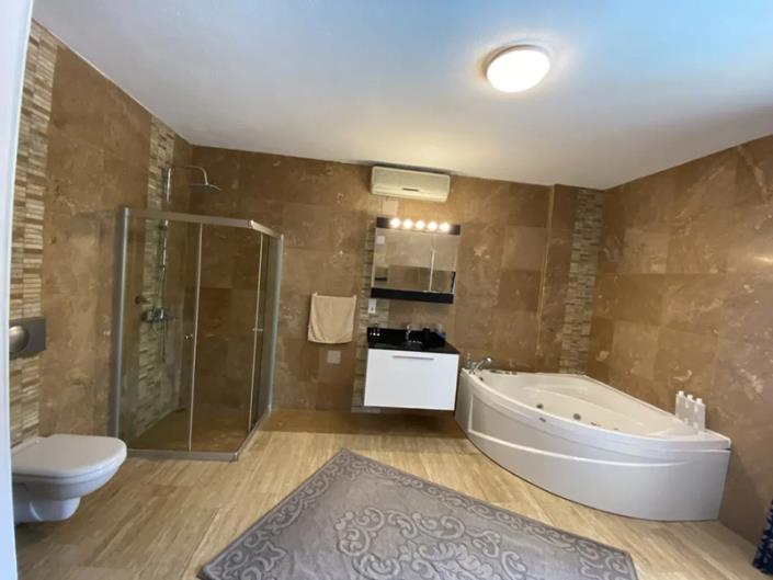 Image No.18-6 Bed Villa for sale