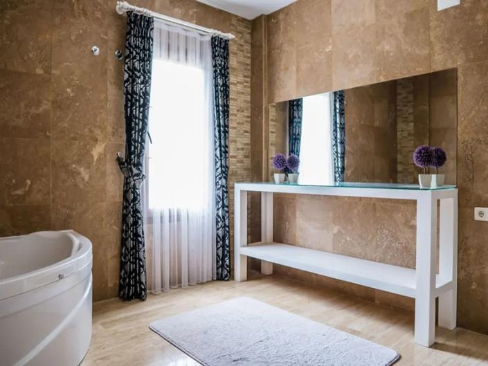 Image No.19-6 Bed Villa for sale