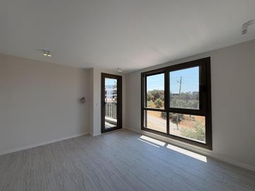 TC2024-bedroom-with-balcony-door