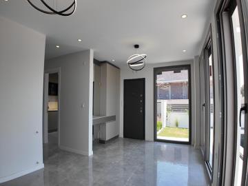 TC2024-entrance-door