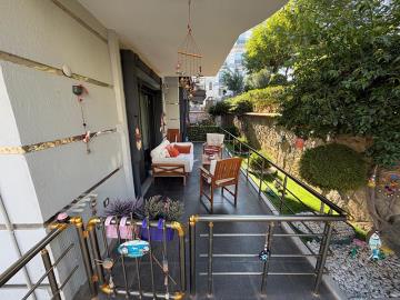 TC2028-access-to-balcony-from-garden