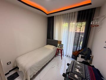 TC2028-double-bedroom