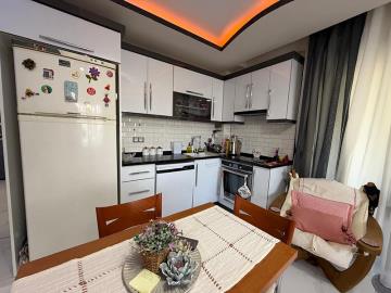 TC2028-modern-kitchen-and-dining-area
