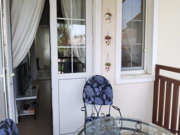 TC2029-door-to-balcony